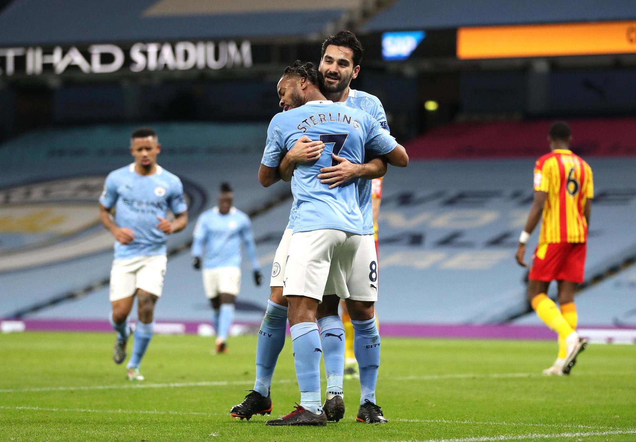 意甲3月最佳球员候选：巴雷拉、法乔利、多夫比克在列.